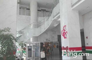 上海實(shí)業(yè)大廈寫字樓出租 徐家匯精裝朝南帶家具，鑰匙房隨時看房